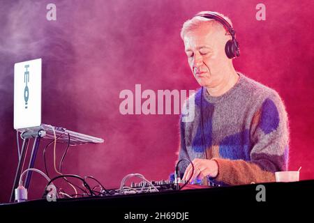 Bergamo Italien 12. November 2021 Max Casacci Live dj Set Piazzale degli Alpini Bergamo1000 Winterrevolution © Andrea Ripamonti / Alamy Stockfoto