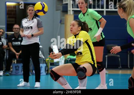 firo: 13.11.2021 Frauen Volleyball 1. Bundesliga: USC Münster Mvºnster - SSC Palmberg Schwerin Schweriner SC 1: 3 Akzeptanz, Marta Hurst, USC Stockfoto