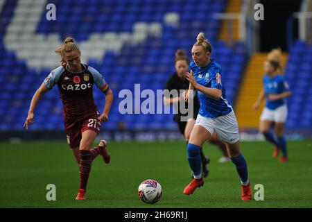 Jade Pennock (Birmingham City 11)' jagt den Ball Während des Womens Super League Spiels zwischen Birmingham City und Aston Villa im St Andrews Stadium in Birmingham, England Karl W Newton/Sports Press Photo Stockfoto