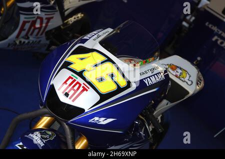 Mugello - Italien, 30 2008. Mai: Yamaha M1 von Fahrer Valentino Rossi im Kasten während des MotoGP GP GP von Italien 2008 auf dem Kurs von Mugello. Italien Stockfoto