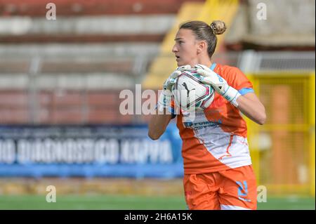 Sara Cetinja (21) Pomigliano Calcio Femminile während des italienischen Fußballspiels Seria A Women 2021/2022 zwischen Pomigliano Femminile und Milan Women am 14. November 2021 im Stadion Ugo Gobbato in Pomigliano Italien Stockfoto