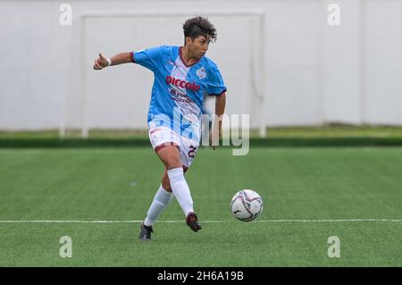 Pomigliano, Italien. November 2021. Giorgia Tudisco (23) Pomigliano Calcio Femminile kontrolliere den Ball während der italienischen Fußballseria Ein Frauen-2021/2022-Spiel zwischen Pomigliano Femminile und Milan Women am 14. November 2021 im Stadion Ugo Gobbato in Pomigliano Italien Credit: Independent Photo Agency/Alamy Live News Stockfoto