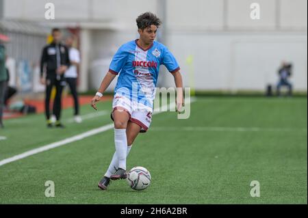 Giorgia Tudisco (23) Pomigliano Calcio Femminile kontrolliert den Ball während des italienischen Fußballspiels Seria A Women 2021/2022 zwischen Pomigliano Femminile und Milan Women am 14. November 2021 im Stadion Ugo Gobbato in Pomigliano Italien Stockfoto