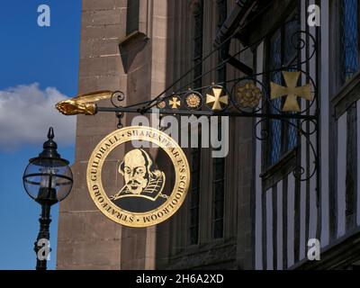 schild für die Guildhall, Shakespears Schulzimmer, Stratford-upon-Avon, Warwickshire, West Midlands, England, Großbritannien Stockfoto