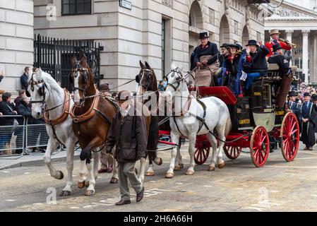 Worshipful Company of Coachmakers & Coach Harness Makers bei der Lord Mayor's Show, Parade, Prozession entlang Geflügel, in der Nähe des Mansion House London Stockfoto