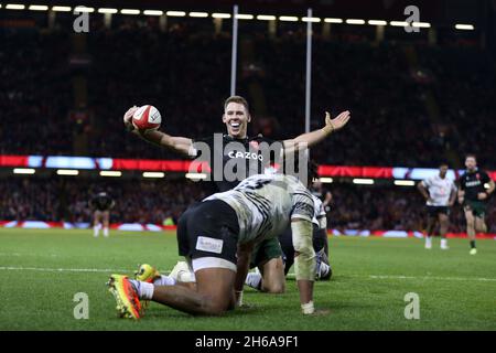 Cardiff, Großbritannien. November 2021. Liam Williams aus Wales feiert, nachdem er seinen Teams den 6. Versuch gemacht hat. Rugby Herbst Nationen Serie Spiel, Wales gegen Fidschi im Fürstentum Stadion in Cardiff am Sonntag 14. November 2021. Bild von Andrew Orchard / Andrew Orchard Sport Fotografie Kredit: Andrew Orchard Sport Fotografie / Alamy Live News Stockfoto