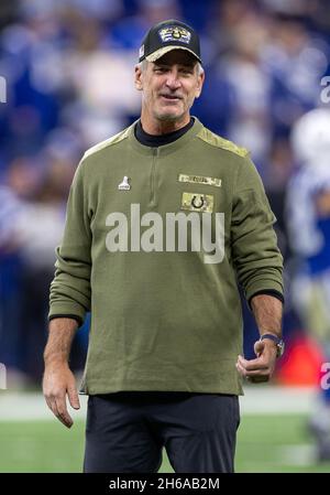 Indianapolis, Indiana, USA. November 2021. Frank Reich, Cheftrainer der Indianapolis Colts, während der NFL-Fußballspiele zwischen den Jacksonville Jaguars und den Indianapolis Colts im Lucas Oil Stadium in Indianapolis, Indiana. John Mersits/CSM/Alamy Live News Stockfoto