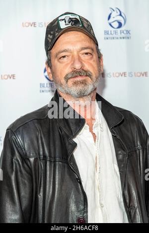 Mark Brazill - Produzent nimmt am 13. November 2021 am Blue Fox Entertainment „Love is Love is Love is Love“ Premiere Receptiong im Hotel Shangri-La, Santa Monica, CA Teil Stockfoto