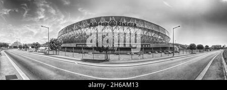 NIZZA, FRANKREICH - 16. AUGUST: Außenansicht der Allianz Riviera Stade de Nice, Cote d'Azur, Frankreich, am 16. August 2019. Im Stadion finden Heimspiele von O statt Stockfoto