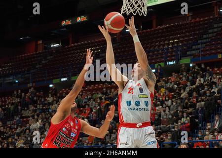 Mailand, Italien. November 2021. Justin Johnson (UNA Hotels Reggio Emilia) während Der A/X Armani Exchange Milano vs UNAHOTELS Reggio Emilia, Italienische Basketball Eine Serie Championship in Mailand, Italien, November 14 2021 Credit: Independent Photo Agency/Alamy Live News Stockfoto