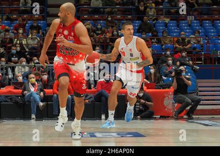 Mailand, Italien. November 2021. Andrea Cinciarini (UNA Hotels Reggio Emilia) während Des A/X Armani Exchange Milano gegen UNAHOTELS Reggio Emilia, Italienische Basketball Eine Serie Meisterschaft in Mailand, Italien, November 14 2021 Credit: Independent Photo Agency/Alamy Live News Stockfoto