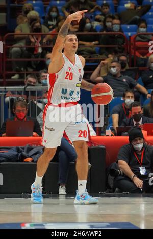 Mailand, Italien. November 2021. Andrea Cinciarini (UNA Hotels Reggio Emilia) während Des A/X Armani Exchange Milano gegen UNAHOTELS Reggio Emilia, Italienische Basketball Eine Serie Meisterschaft in Mailand, Italien, November 14 2021 Credit: Independent Photo Agency/Alamy Live News Stockfoto