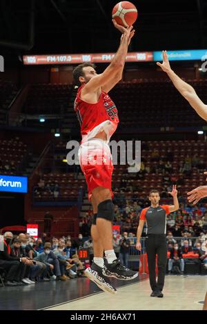 Mailand, Italien. November 2021. Luigi Datome (AX Armani Exchange Olimpia Milano) während Eines Armani Exchange Milano gegen UNAHOTELS Reggio Emilia, Italienische Basketball Eine Serie Championship in Mailand, Italien, November 14 2021 Credit: Independent Photo Agency/Alamy Live News Stockfoto