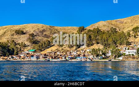 Straße von Tiquina am Titicacasee in Bolivien Stockfoto