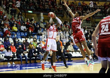 Allianz Dome, Triest, Italien, 14. November 2021, Anthony Beane (Openjobmetis Varese) während der Allianz Pallacanestro Trieste gegen Openjobmetis Varese - Italienische Basketball A Serie Championship Stockfoto