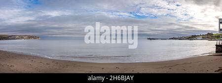 Panorama von Swanage Bay und Pier in Swanage, Dorset, Großbritannien am 13. November 2021 Stockfoto