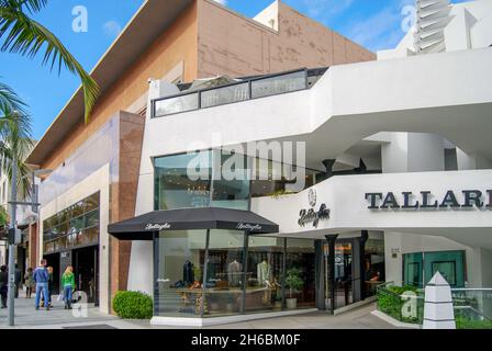 Modeboutiquen, North Rodeo Drive, Beverly Hills, Los Angeles, Kalifornien, Vereinigte Staaten von Amerika Stockfoto