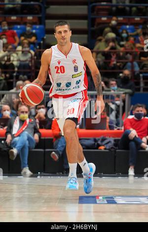 Mailand, Italien. November 2021. Andrea Cinciarini (UNA Hotels Reggio Emilia) während Des A/X Armani Exchange Milano gegen UNAHOTELS Reggio Emilia, Italienische Basketball Eine Serie Meisterschaft in Mailand, Italien, November 14 2021 Credit: Independent Photo Agency/Alamy Live News Stockfoto