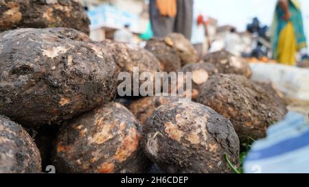 Hochauflösendes Bild: Frische Orange Süßkartoffeln #backen Süßkartoffel , #Röstsüßkartoffel , #purpleyam , #vegan , #glutenfrei , #organisch , Stockfoto