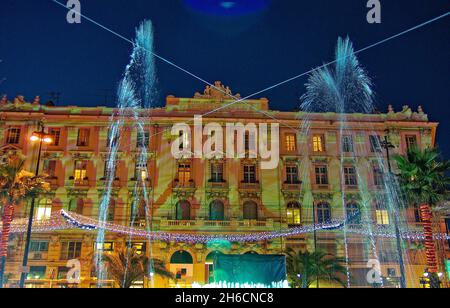 FRANKREICH. ALPES MARITIMES (06) ANTIBES. PLACE DE GAULLE Stockfoto