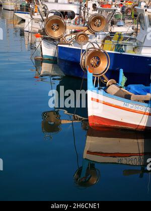 FRANKREICH. ALPES MARITIMES (06) HAFEN VON ANTIBES Stockfoto