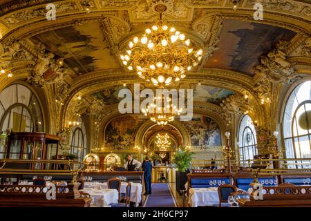 Frankreich. Paris (75) (12. Arrondissement). Bahnhof Lyon. Das Restaurant 'Le Train bleu', im neobarocken und Belle Epoque Stil aus dem 19. Jahrhundert, erbaut von der A Stockfoto