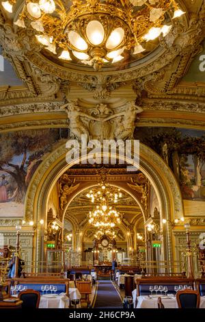 Frankreich. Paris (75) (12. Arrondissement). Bahnhof Lyon. Das Restaurant 'Le Train bleu', im neobarocken und Belle Epoque Stil aus dem 19. Jahrhundert, erbaut von der A Stockfoto