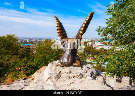 Adler-Statue ist ein Symbol der Stadt Pjatigorsk. Pyatigorsk ist eine Kurstadt in kaukasischen Mineralwässern Region, Stawropol Region in Russland. Stockfoto