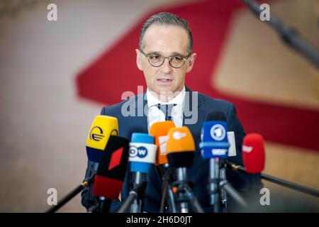 Brüssel, Belgien. November 2021. Heiko Maas, Exekutivaußenminister des Bundes, wurde während einer Türschwelle vor einem Arbeitstreffen der EU-Außenminister aufgezeichnet. Brüssel, 11/15/2021. Copyright: Janine Schwithz/photothek.de Credit: dpa/Alamy Live News Stockfoto