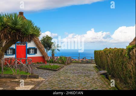 Traditionelles Haus im Dorf Santana, Insel Madeira, Portugal Stockfoto