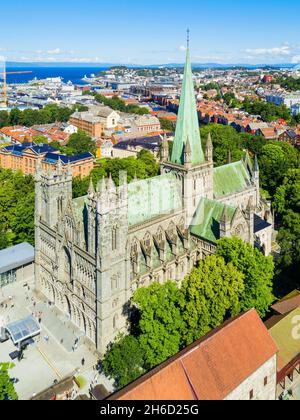 Nidarosdom oder nidarosdomen oder Nidaros Domkirke ist eine Kirche von Norwegen Kathedrale in der Stadt Trondheim, Norwegen entfernt Stockfoto
