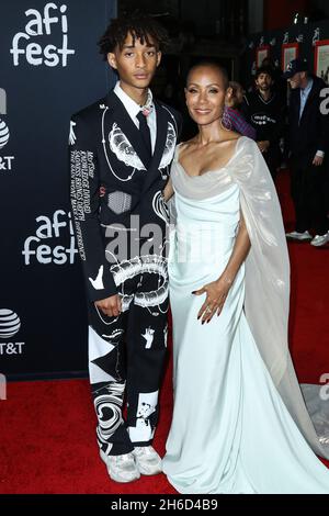 Hollywood, Usa. November 2021. HOLLYWOOD, LOS ANGELES, KALIFORNIEN, USA - 14. NOVEMBER: Der Schauspieler Jaden Smith und die Mutter/Schauspielerin Jada Pinkett Smith kommen zum AFI Fest 2021 - Abschlussnacht Premiere von Warner Bros. Picturs' 'King Richard', das am 14. November 2021 im TCL Chinese Theatre IMAX in Hollywood, Los Angeles, Kalifornien, USA, stattfand. (Foto von Xavier Collin/Image Press Agency) Quelle: Image Press Agency/Alamy Live News Stockfoto