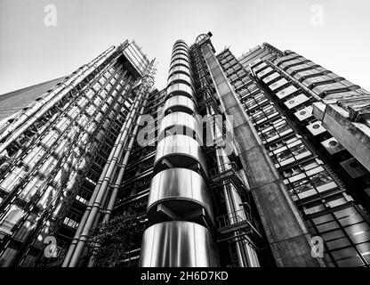 Lloyd's Building in Lime Street, City of London, Versicherungsbranche im Finanzviertel, Bowellism-Architektur, jetzt ein denkmalgeschütztes Gebäude Stockfoto