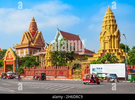 PHNOM PENH, Kambodscha - MÄRZ 24, 2018: Wat Ounalom ist ein buddhistischer Tempel auf sisowath Quay in der Nähe des königlichen Palastes in Phnom Penh in Kambodscha entfernt Stockfoto