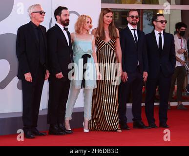 VENEDIG, ITALIEN - SEPTEMBER 03: Paul Webster, Regisseur Pablo Larraín, Kristen Stewart, Janine Jackowski, Jonas Dornbach und Juan de Dios Larraín Stockfoto