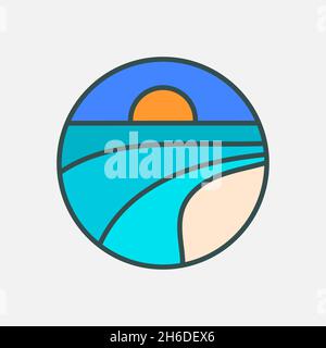 Meer, Sonnenuntergang und Strand Reise Emblem. Vektorgrafik. Stock Vektor