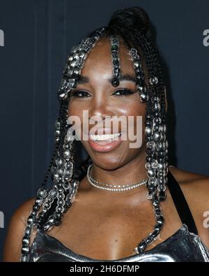 HOLLYWOOD, LOS ANGELES, KALIFORNIEN, USA – 14. NOVEMBER: Die amerikanische Tennisspielerin Venus Williams in einem Bach-Mai-Kleid kommt beim AFI Fest 2021 an - Abschlussnacht-Premiere von Warner Bros. Picturs' 'King Richard', das am 14. November 2021 im TCL Chinese Theatre IMAX in Hollywood, Los Angeles, Kalifornien, USA, stattfand. (Foto von Xavier Collin/Image Press Agency/Sipa USA) Stockfoto