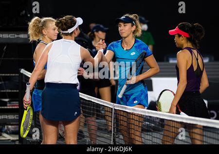 Su-Wei Hsieh von der chinesischen Taipeh & Elise Mertens aus Belgien und Barbora Krejcikova & Katerina Siniakova aus der Tschechischen Republik im Einsatz beim zweiten Round-Robin-Doppelspiel beim Akron WTA Finale 2021 Guadalajara, Masters WTA Tennisturnier am 13. November 2021 in Guadalajara, Mexiko - Foto: Rob Prange/DPPI/LiveMedia Stockfoto