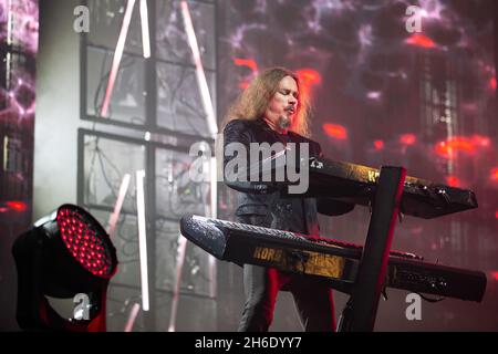 Oslo, Norwegen. November 2021. Nightwish, die finnische Symphonic Metal Band, gibt ein Live-Konzert im Oslo Spektrum in Oslo. Hier ist der Musiker Tuomas Holopainen live auf der Bühne zu sehen. (Foto: Gonzales Photo/Alamy Live News Stockfoto