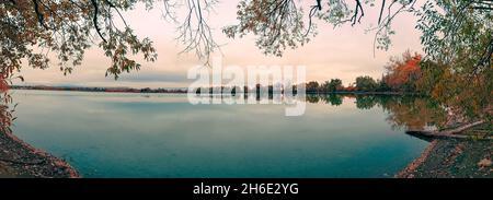 Panorama Lake View in the Fall Stockfoto
