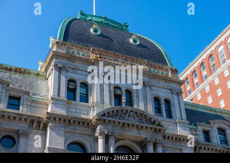 Das Providence City Hall wurde 1878 im Barockstil des zweiten Imperium am Kennedy Plaza in der Dorrance Street 25 in der Innenstadt von Providence, Rhode Island RI, erbaut Stockfoto