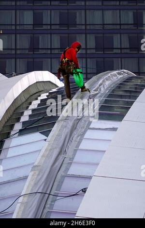 Fensterwaschanlage auf der U-Bahn-Station Oculus World Trade Center Manhattan NYC Stockfoto