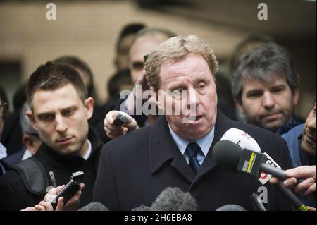 Harry Redknapp verlässt heute Nachmittag das Southwark Crown Court, nachdem er für nicht der Steuerhinterziehung schuldig befunden wurde. Stockfoto