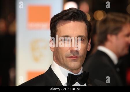 Jon Hamm kommt bei den Orange British Academy Film Awards 2012 im Royal Opera House an Stockfoto