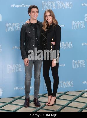 PAPER TOWNS Photocall besucht von Cara Delevingne, Nat Wolff (links) in Claridges in London Stockfoto