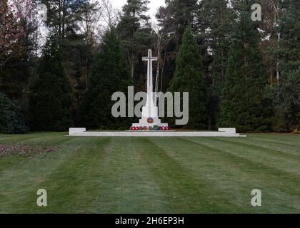 Das Opferkreuz im kanadischen Teil des CWGC Military Cemetery von Brookwood Stockfoto