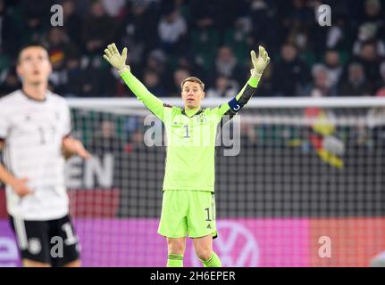 Wolfsburg, Deutschland. 11. Nov, 2021. Goalwart Manuel NEUER (GER) Geste, Geste, Fußball Laenderspiel, WM Qualification Group J Spieltag 9, Deutschland (GER) - Liechtenstein (LIE) 9: 0, am 11.11.2021 in Wolfsburg/Deutschland. â Credit: dpa/Alamy Live News Stockfoto