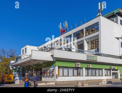 Smederevo, Serbien - 31. Oktober 2021: Hauptpostgebäude in der Stadt Smederevo. Stockfoto