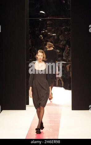 Die Betty Jackson Laufsteg Show auf der London Fashion Week. Stockfoto