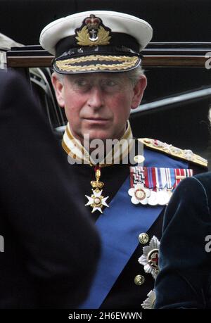 Prinz Charles nimmt an einem Gottesdienst zum 200. Jahrestag der Schlacht von Trafalgar in der St. Paul's Cathedral, London, Teil. Jeff Moore/allactiondigital.com Stockfoto